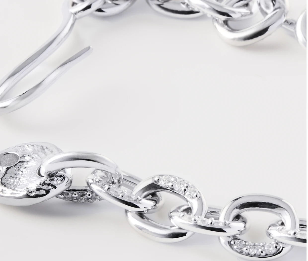 MICHIEL Link Pavé Bracelet - Image 2